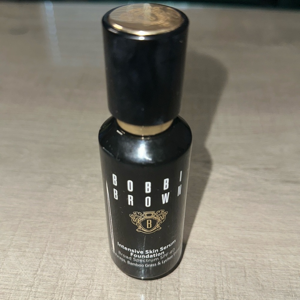 BOBBI BROWN Intensive Skin Serum foundation w-054